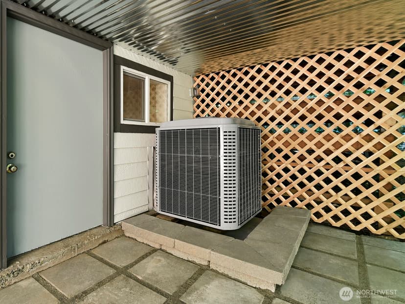 Property photo for 8529 29th Avenue NW, Seattle photo 21