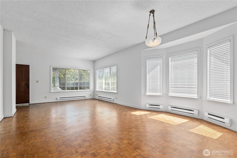 Property photo for 4017 Corliss Avenue N, Seattle photo 11