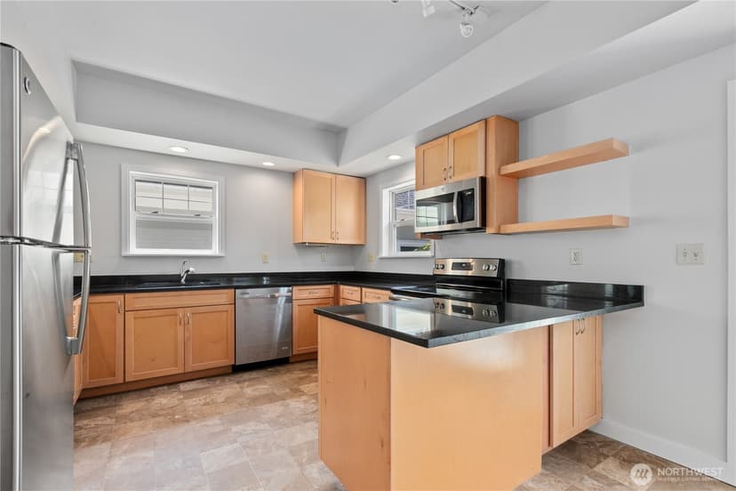 Property photo for 4017 Corliss Avenue N, Seattle photo 18