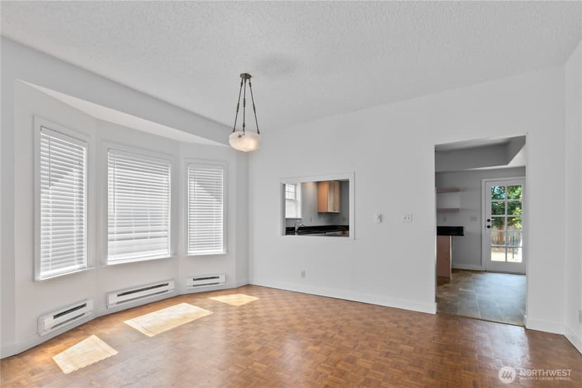 Property photo for 4017 Corliss Avenue N, Seattle photo 15