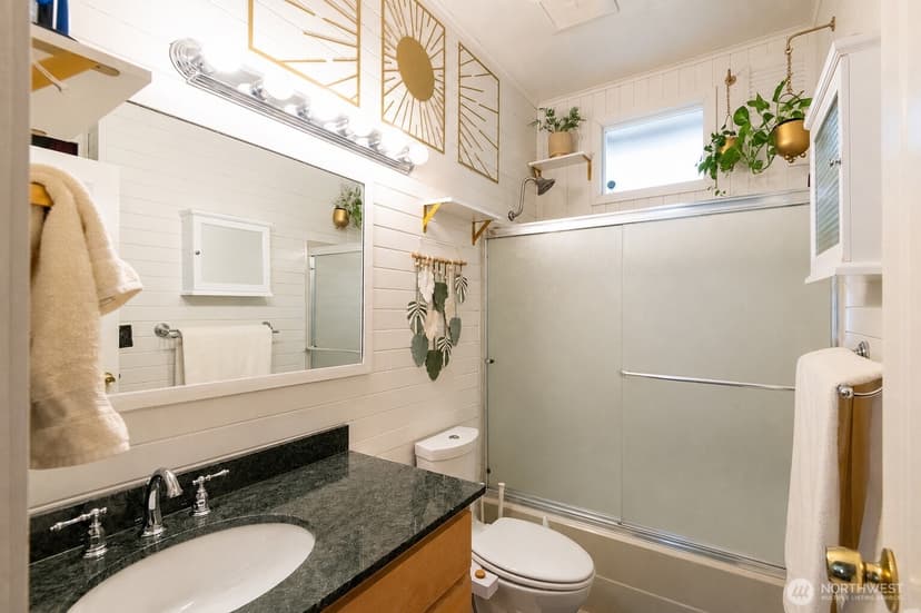 Property photo for 4017 Corliss Avenue N, Seattle photo 21