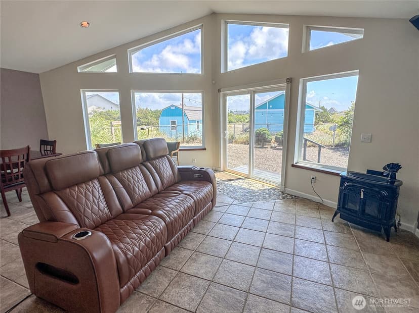 Property photo for 425 N Portal Loop SW, Ocean Shores photo 22