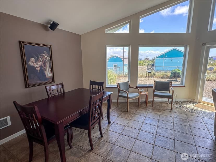 Property photo for 425 N Portal Loop SW, Ocean Shores photo 11