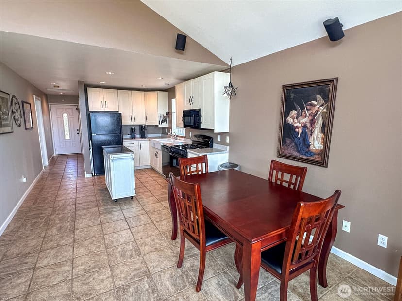 Property photo for 425 N Portal Loop SW, Ocean Shores photo 9