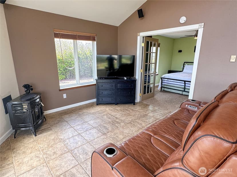 Property photo for 425 N Portal Loop SW, Ocean Shores photo 12