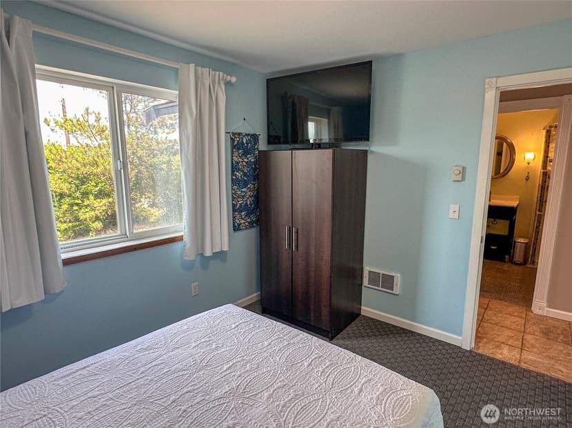 Property photo for 425 N Portal Loop SW, Ocean Shores photo 19