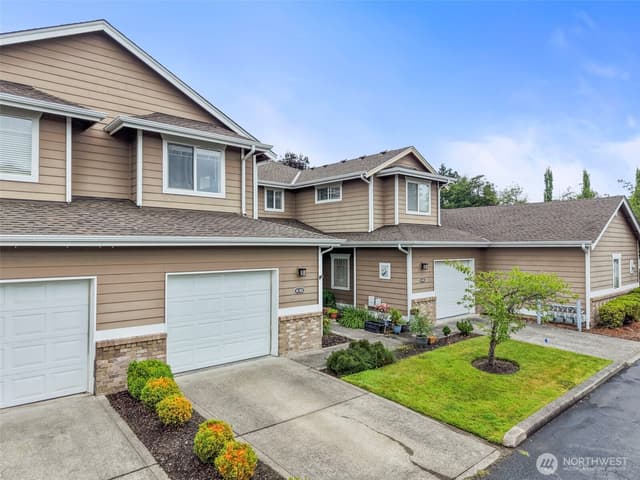 Property photo for 10700 SE 260th Street #M102, Kent photo 3