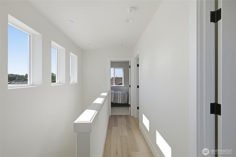 Property photo for 9323 Marcus Avenue S #B, Seattle photo 16
