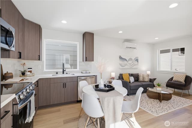 Property photo for 9323 Marcus Avenue S #B, Seattle photo 4