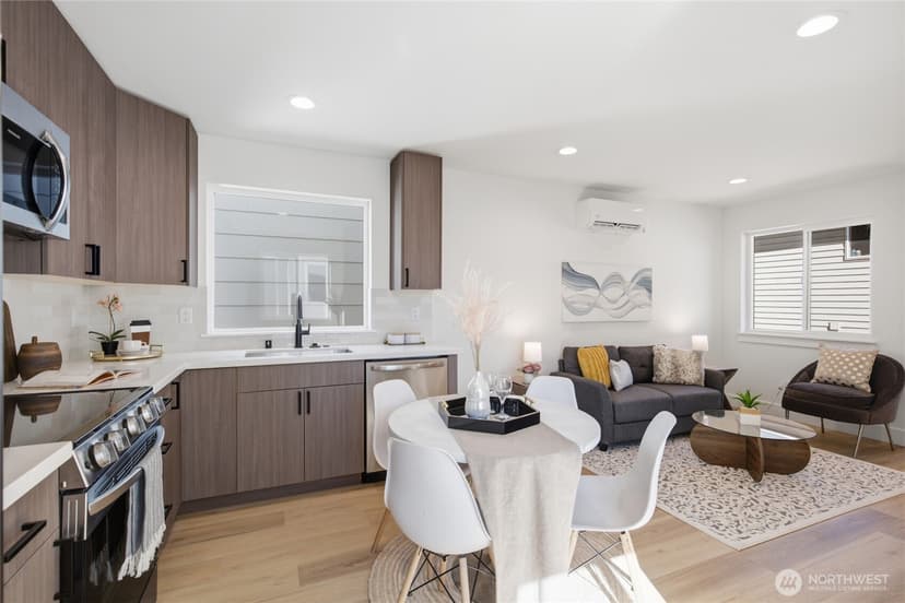 Property photo for 9323 Marcus Avenue S #B, Seattle photo 4