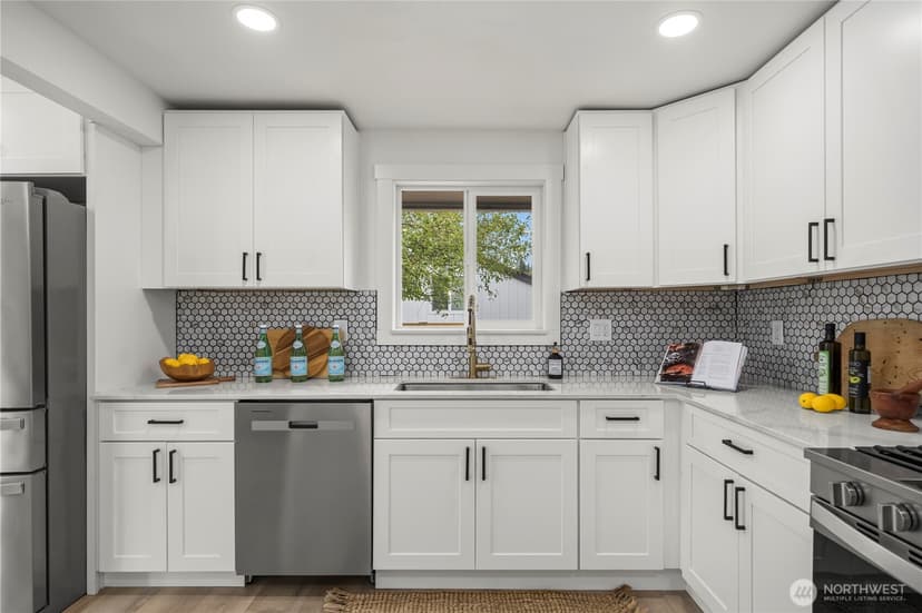 Property photo for 3775 Olympic Boulevard W, University Place photo 11