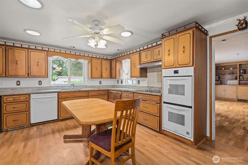 Property photo for 6353 School Street SW, Lakewood photo 6