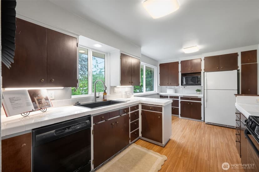 Property photo for 2115 N 178th Street, Shoreline photo 10
