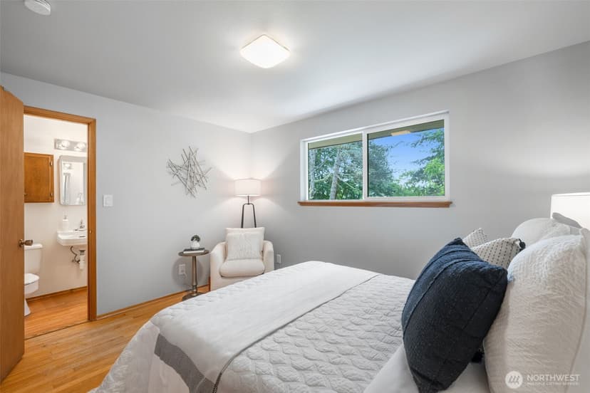 Property photo for 2115 N 178th Street, Shoreline photo 19