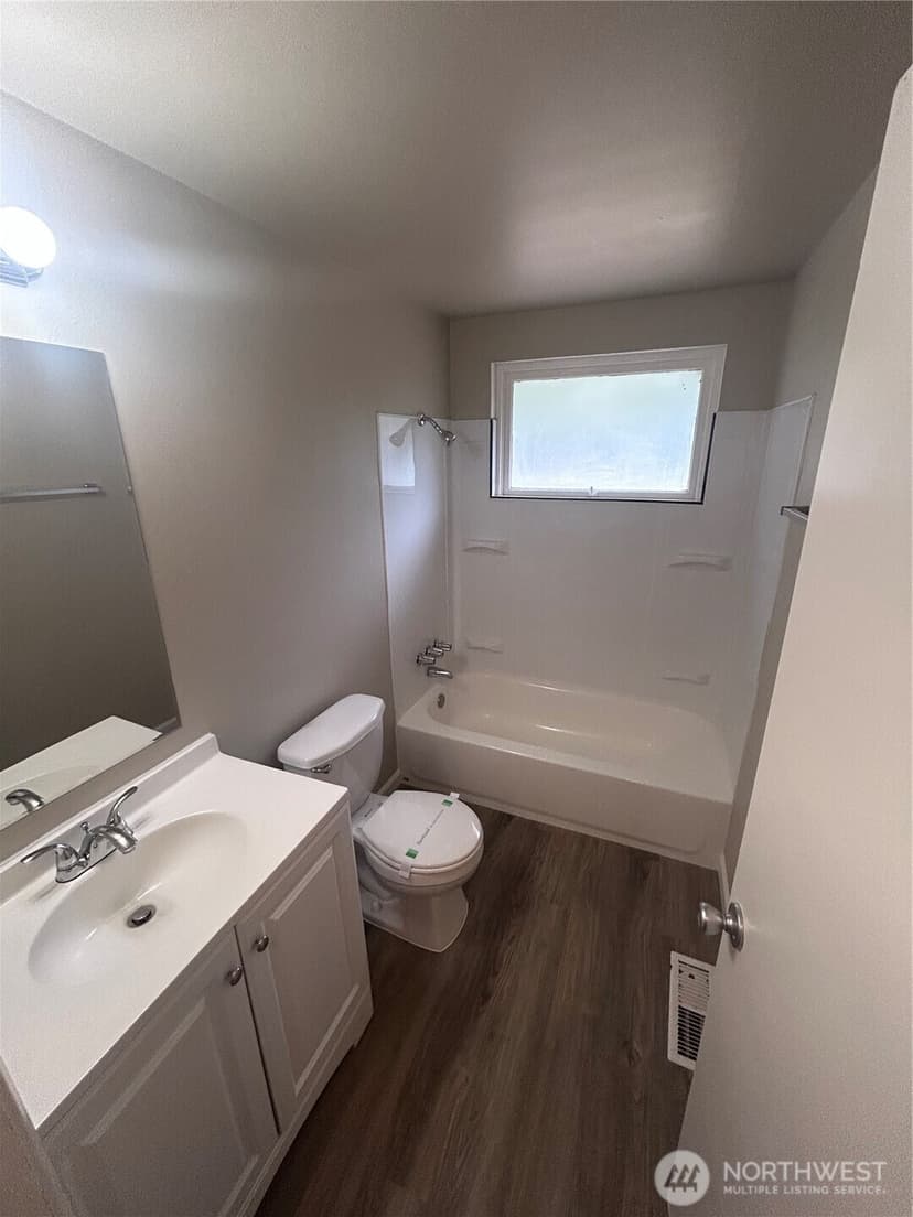 Property photo for 8606 Haviland Avenue SW, Lakewood photo 11