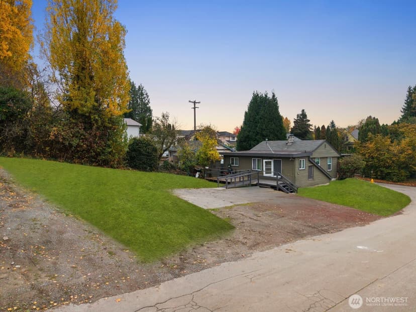 Property photo for 702 S Director Street, Seattle photo 6