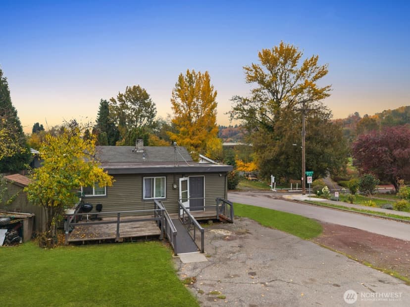Property photo for 702 S Director Street, Seattle photo 8