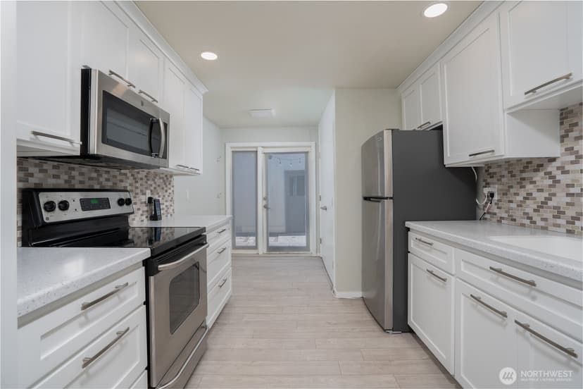 Property photo for 7425 Ruby Drive SW #A1, Lakewood photo 9