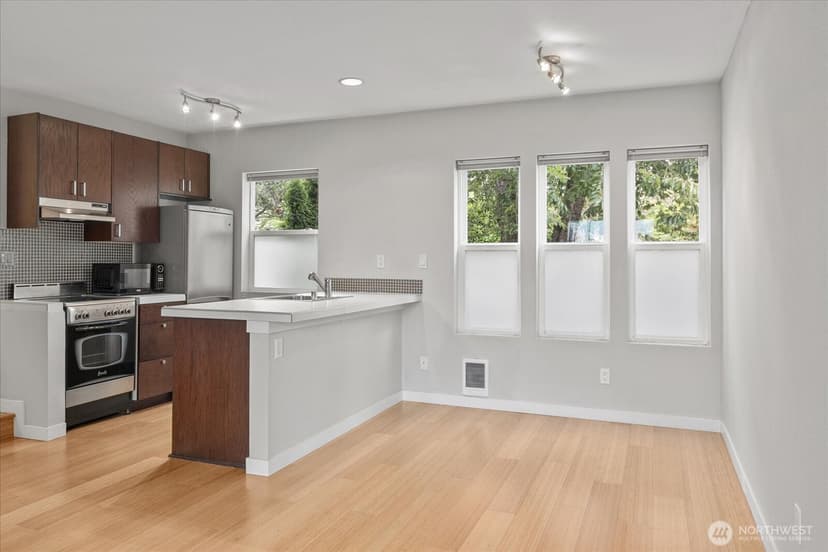 Property photo for 6547 42nd Avenue SW #205, Seattle photo 12