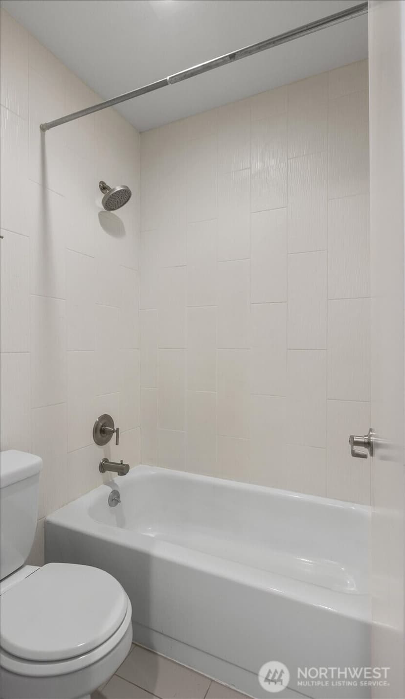 Property photo for 6547 42nd Avenue SW #205, Seattle photo 17