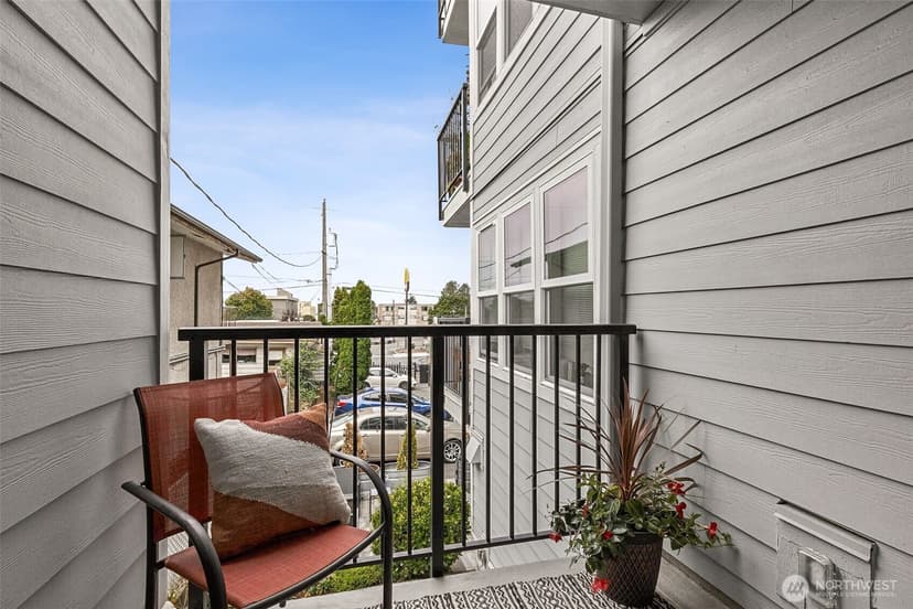 Property photo for 6547 42nd Avenue SW #205, Seattle photo 23