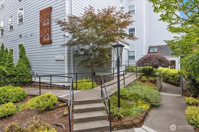 Property photo for 6547 42nd Avenue SW #205, Seattle photo 4