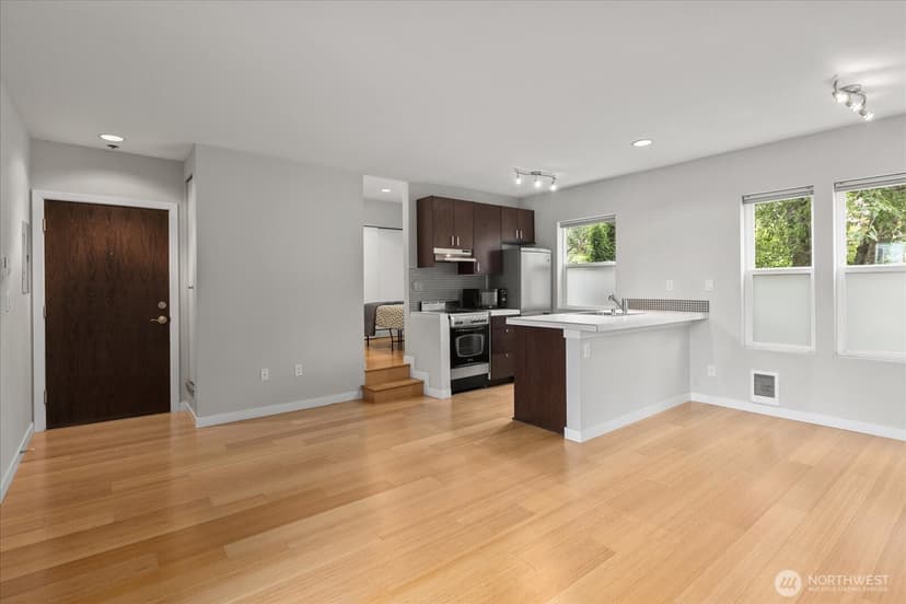 Property photo for 6547 42nd Avenue SW #205, Seattle photo 10