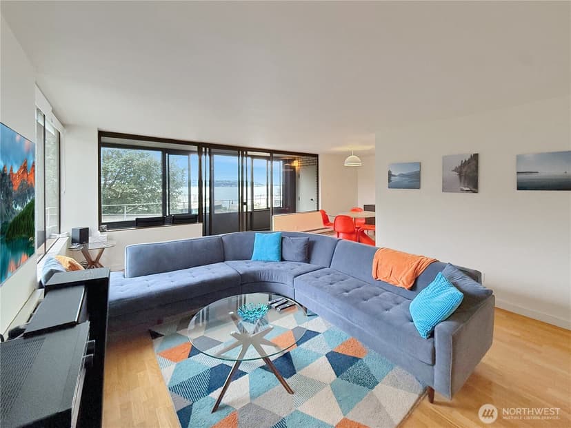 Property photo for 521 5th Avenue W #201, Seattle photo 10