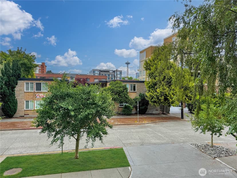Property photo for 521 5th Avenue W #201, Seattle photo 6
