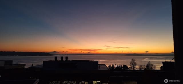 Property photo for 521 5th Avenue W #201, Seattle photo 2