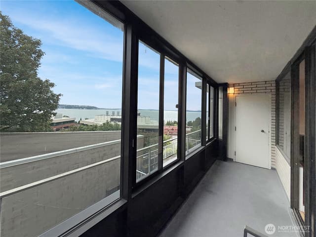 Property photo for 521 5th Avenue W #201, Seattle photo 5