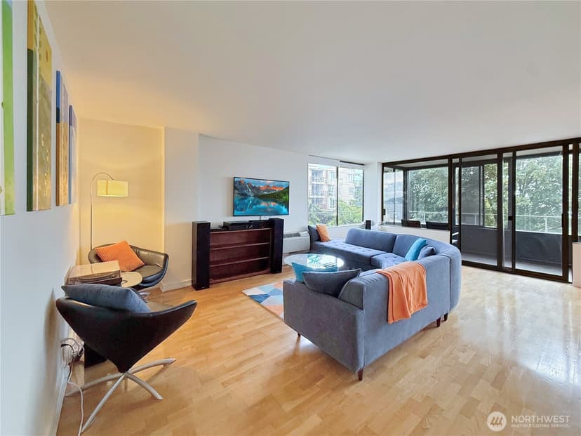 Property photo for 521 5th Avenue W #201, Seattle photo 12