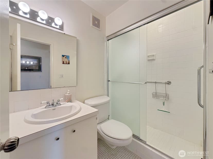 Property photo for 521 5th Avenue W #201, Seattle photo 19