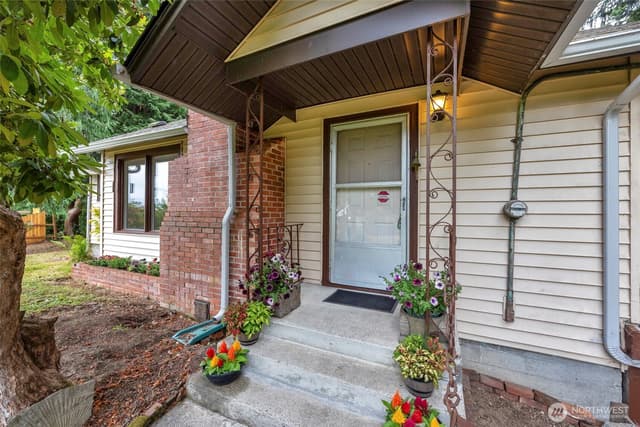 Property photo for 4315 Thomson Avenue, Everett photo 4