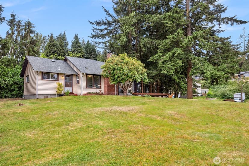 Property photo for 4315 Thomson Avenue, Everett photo 2