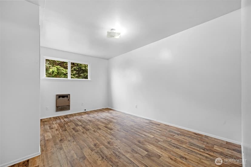 Property photo for 4315 Thomson Avenue, Everett photo 16