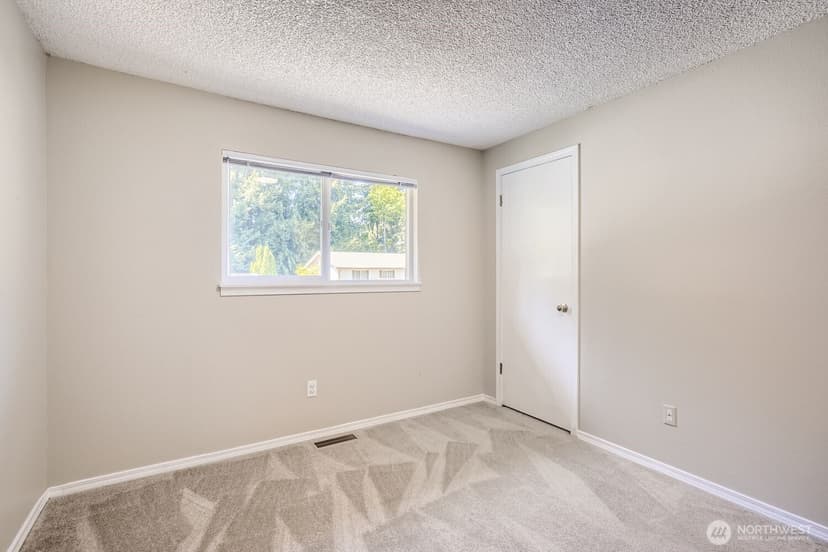 Property photo for 10616 164th Avenue NE, Redmond photo 23