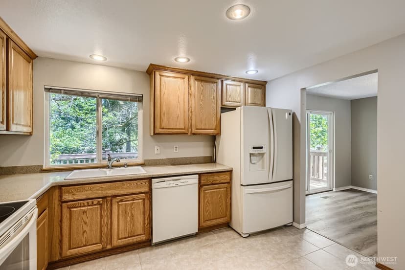 Property photo for 10616 164th Avenue NE, Redmond photo 15