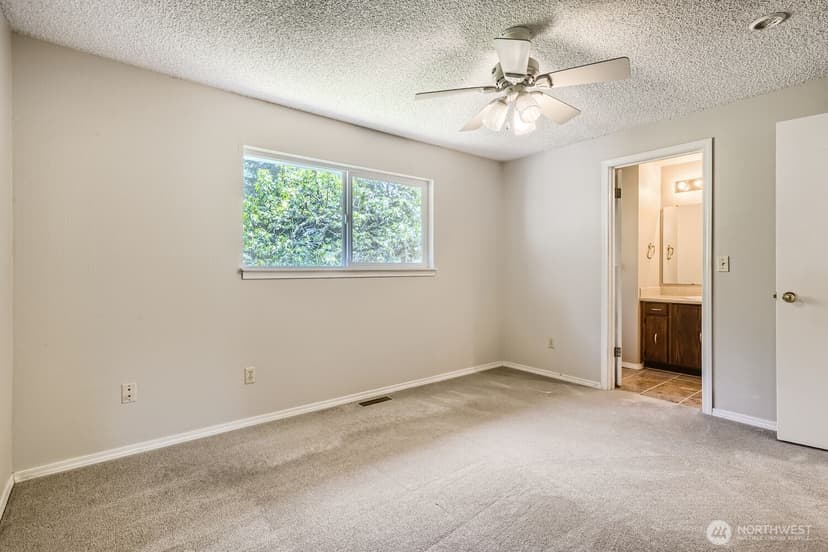 Property photo for 10616 164th Avenue NE, Redmond photo 18