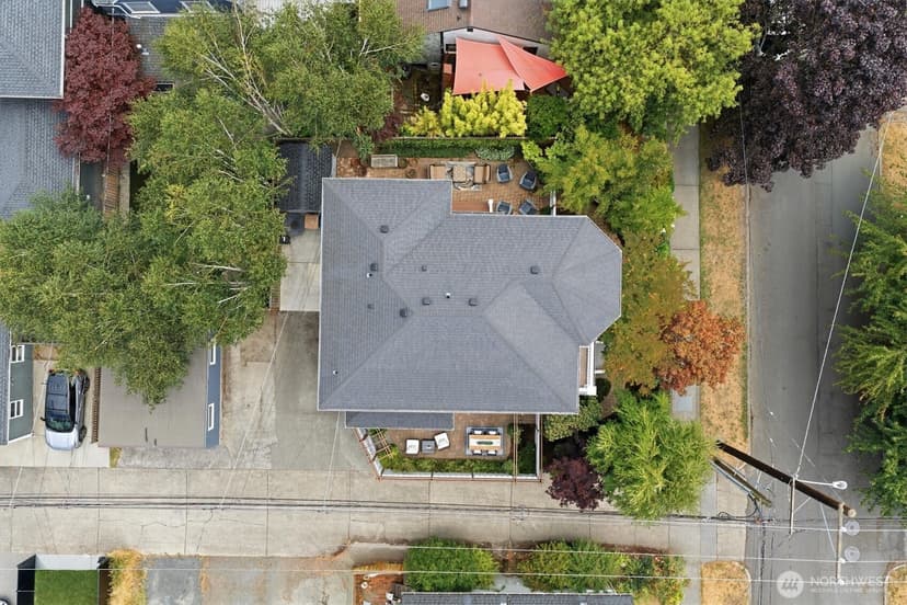 Property photo for 310 W Garfield Street, Seattle photo 38