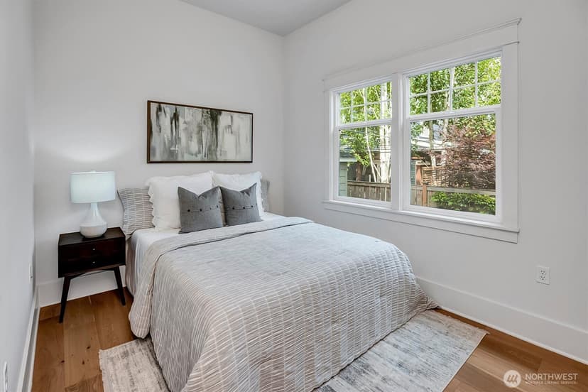 Property photo for 310 W Garfield Street, Seattle photo 17