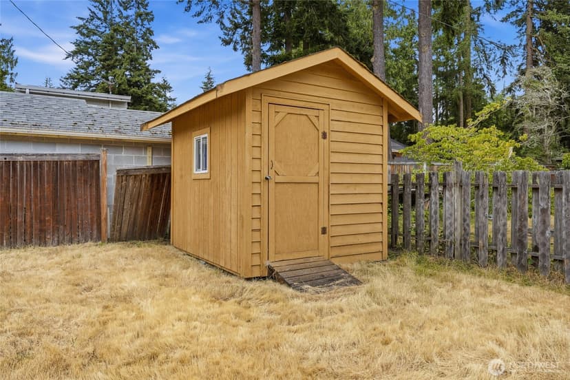 Property photo for 12515 25th Avenue NE, Seattle photo 24