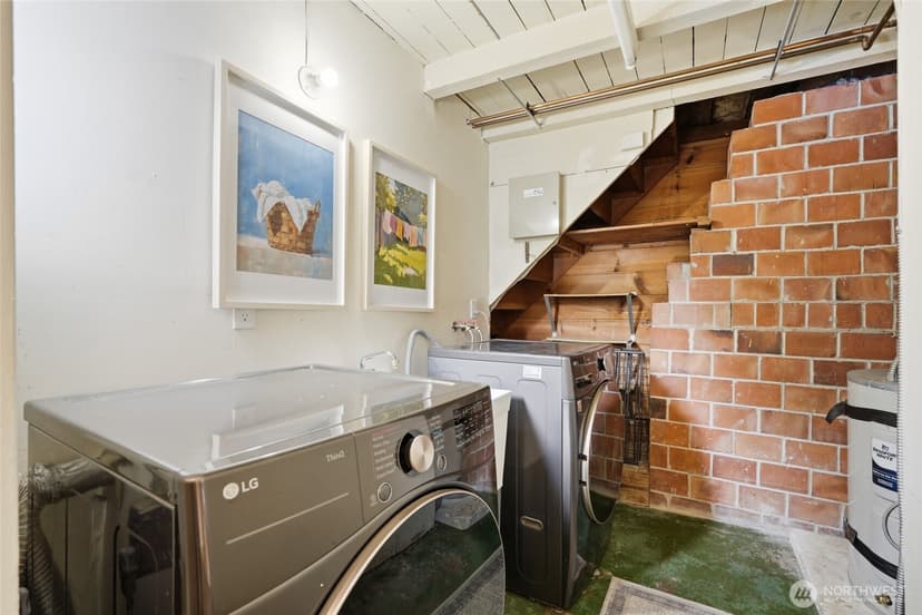 Property photo for 12515 25th Avenue NE, Seattle photo 17