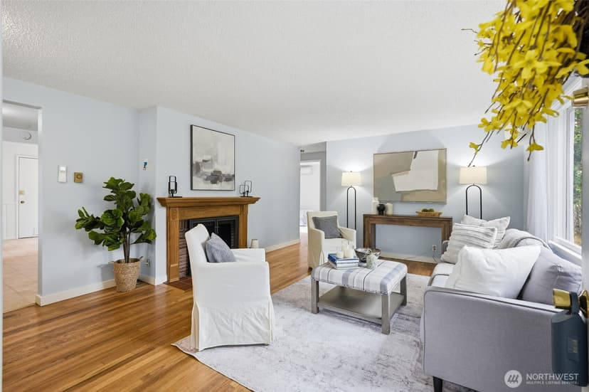 Property photo for 12515 25th Avenue NE, Seattle photo 2