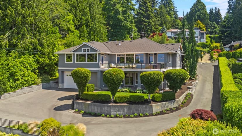 Property photo for 18608 Sound View Place, Edmonds photo 3