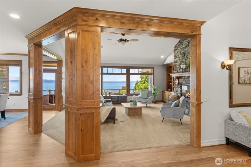 Property photo for 18608 Sound View Place, Edmonds photo 7