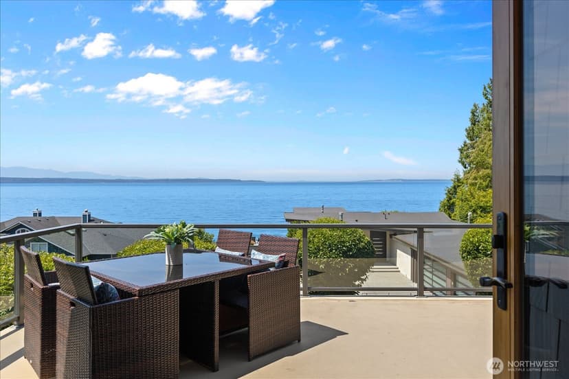 Property photo for 18608 Sound View Place, Edmonds photo 35