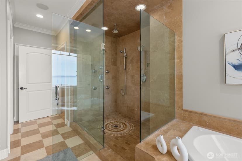 Property photo for 18608 Sound View Place, Edmonds photo 21