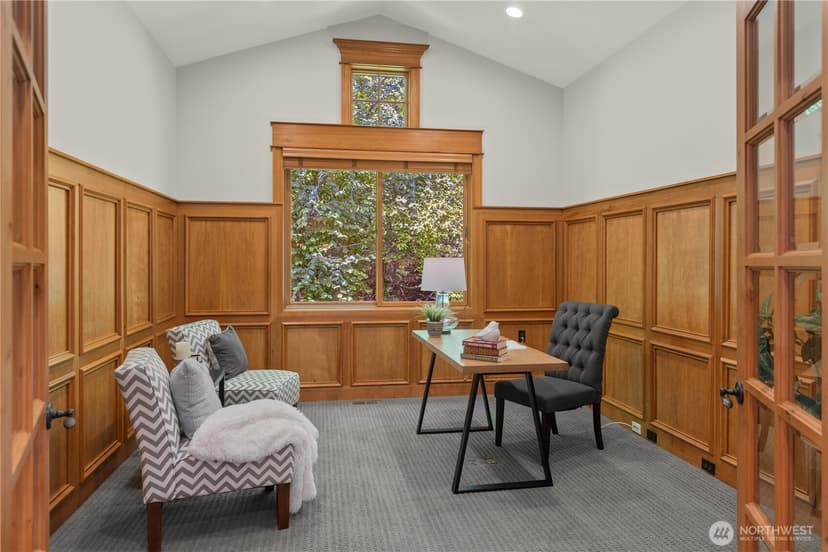 Property photo for 18608 Sound View Place, Edmonds photo 17