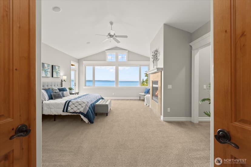 Property photo for 18608 Sound View Place, Edmonds photo 18